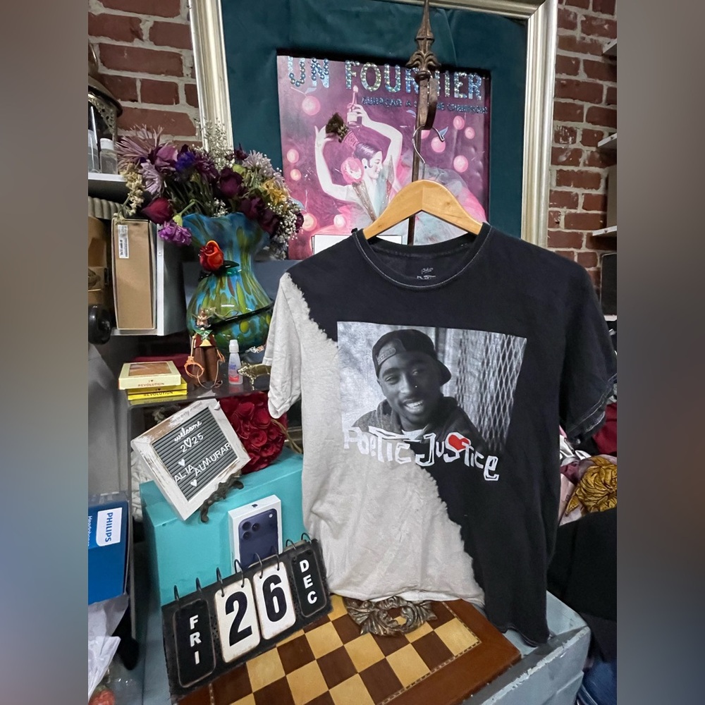 Black and Grey T-shirt 2 pac